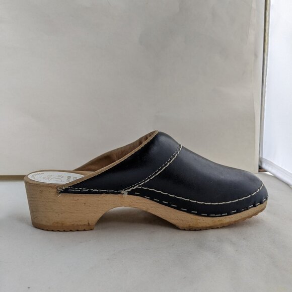 Orthopedic Leather Dutch Market Wood Navy Blue Clog - Picture 3 of 8